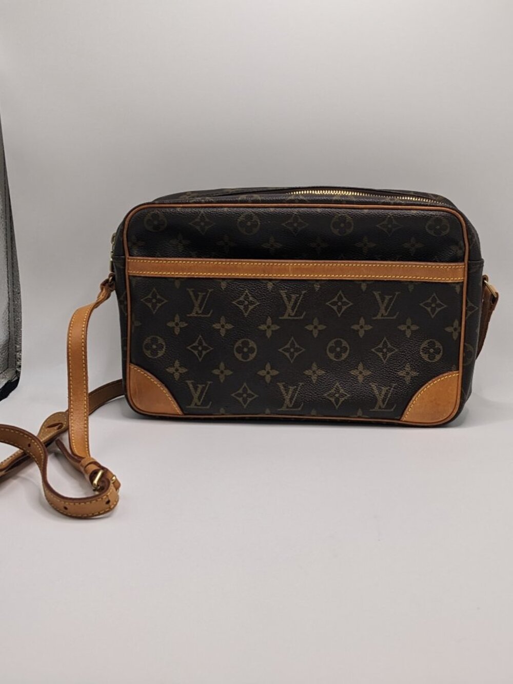 Louis Vuitton Trocadéro 30 Monogram Vintage Crossbody Bag
